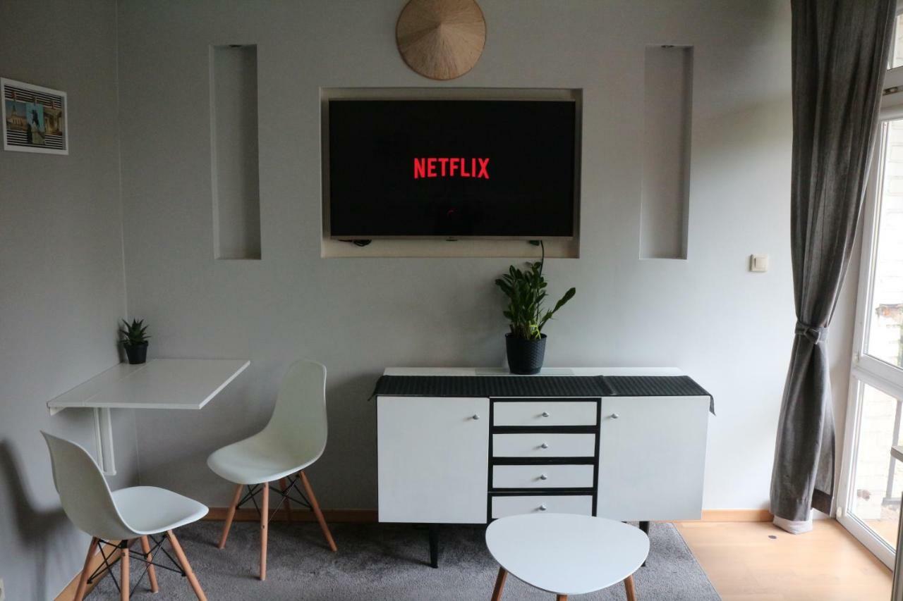 Old Town Garden Netflix Apartament *